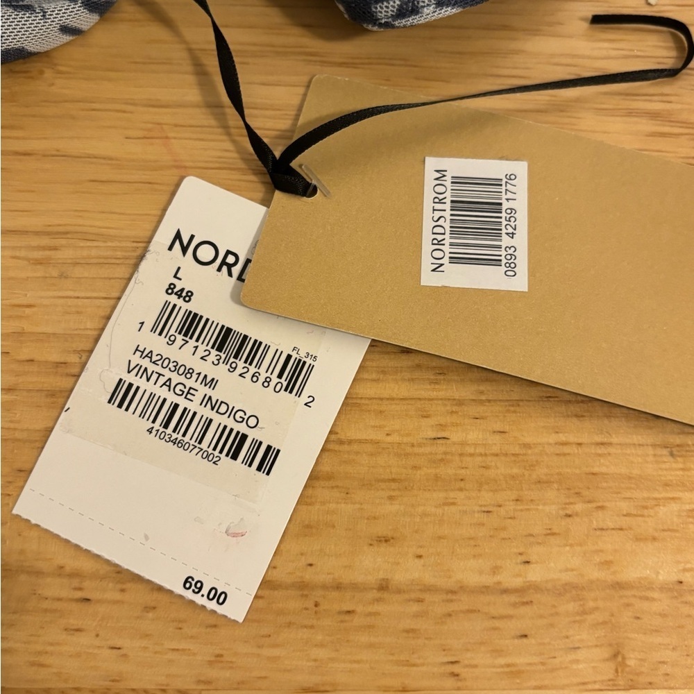 New With Tags Nordstrom Blue and White Sleeveless Top - Picture 5 of 7